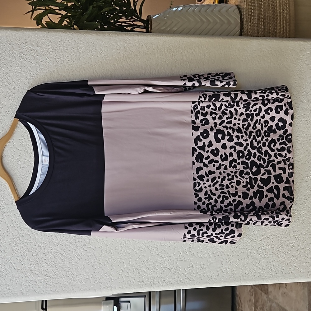 NWT Nanu Womens Tunic Top, Large